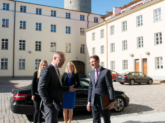 Hannes Hanso, Marko Mihkelson ning Maris Lauri ja Andrei Novikov kohtuvad Euroopa Komisjoni asepresidendi Jyrki Kataineniga